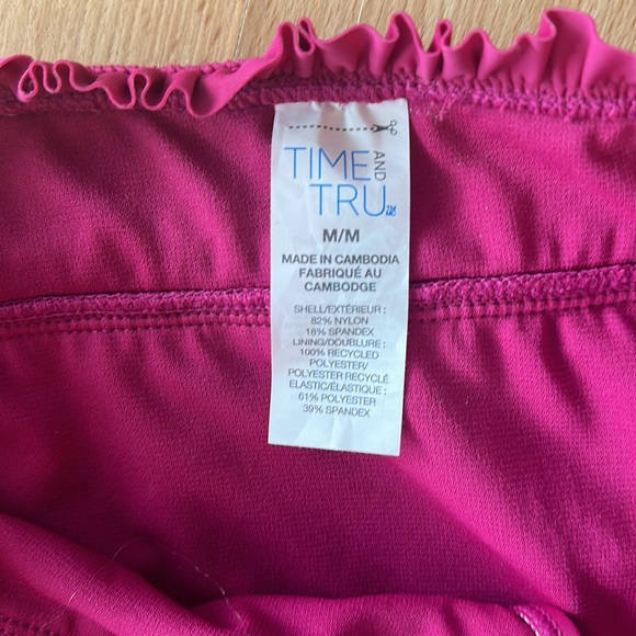 Fuchsia ruffle Time & Tru bikini size medium - Picture 9 of 9